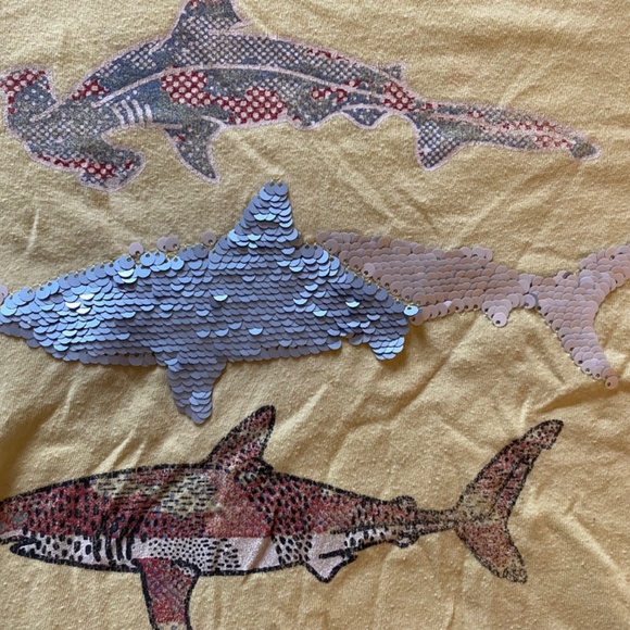 Gap Kids Sequin Flip Sharks Tee - Small - Picture 2 of 4